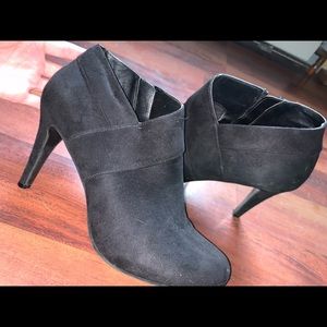 Impo Stretch Ankle Booties